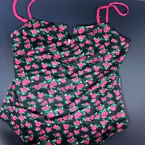 ✨WAYF Deep V Notch Neck Body Suit